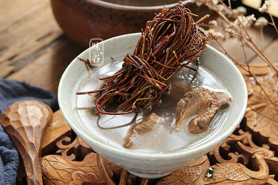 4月闷热潮湿我家常用这树根煲汤喝清热祛湿喝完有回甘
