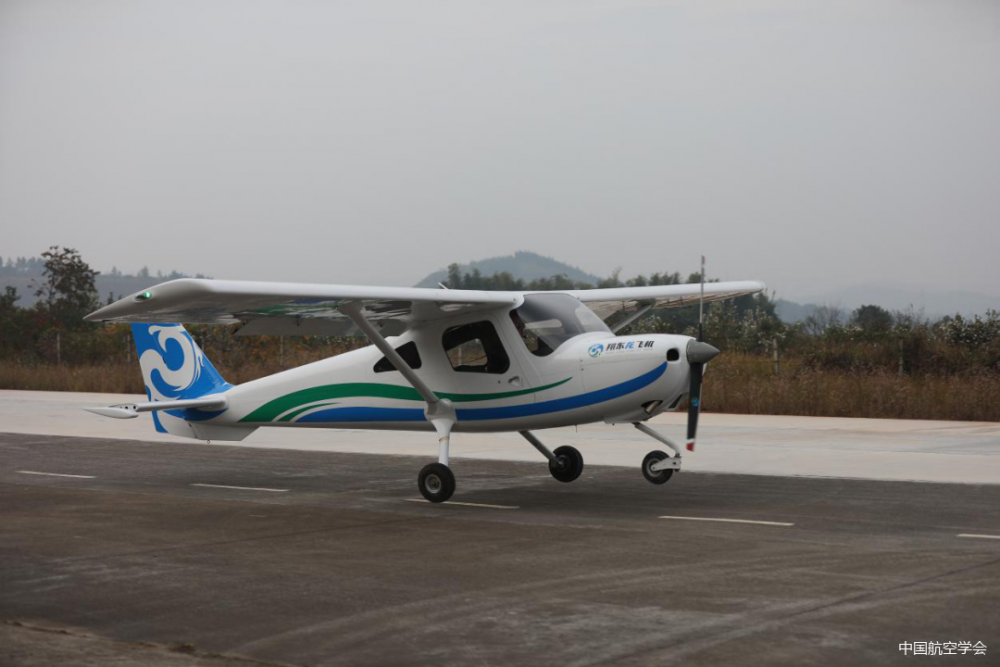 中国航空学会科技经济融合服务专家团走进湖南郴州