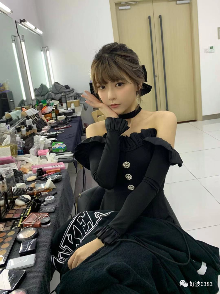 【百花体坛】lunar女团c位出道 电竞圈顶流女主播周淑怡_腾讯新闻