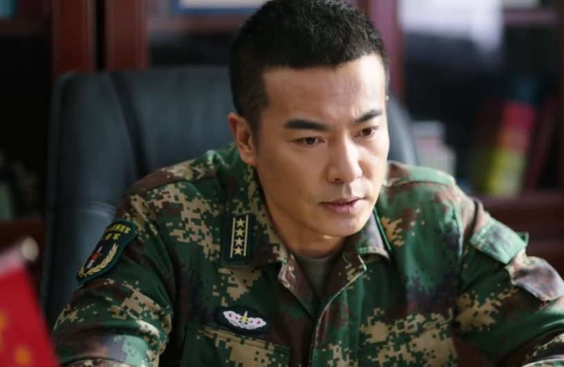 首播收视夺冠火箭军题材剧第一炸由他开启