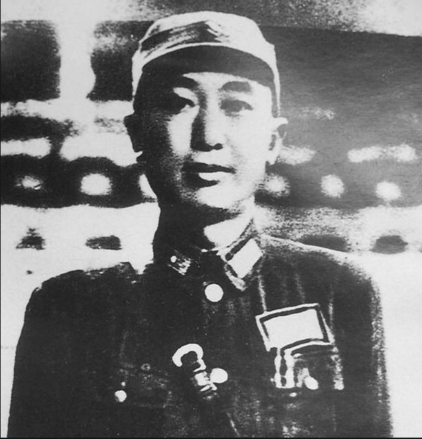 他把妻子当学生培养牺牲后妻子捐出抚恤金独自抚养子女成才