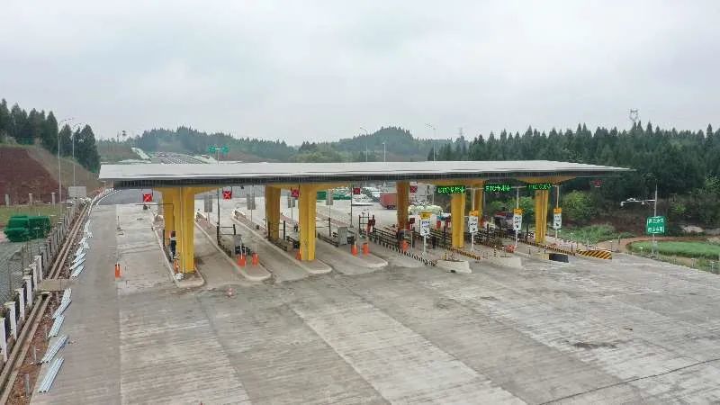 合安高速崇龛收费站设有7条etc收费车道.