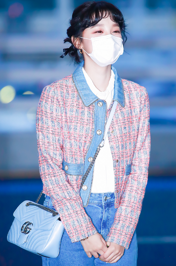 宋雨琦为证自己腿细挑战最修身的无痕裤秀出电棍腿真的绝