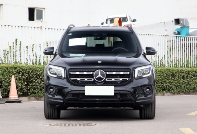 奔驰豁出去了!全新glb降到23万起,车主:后悔买奥迪q3了!