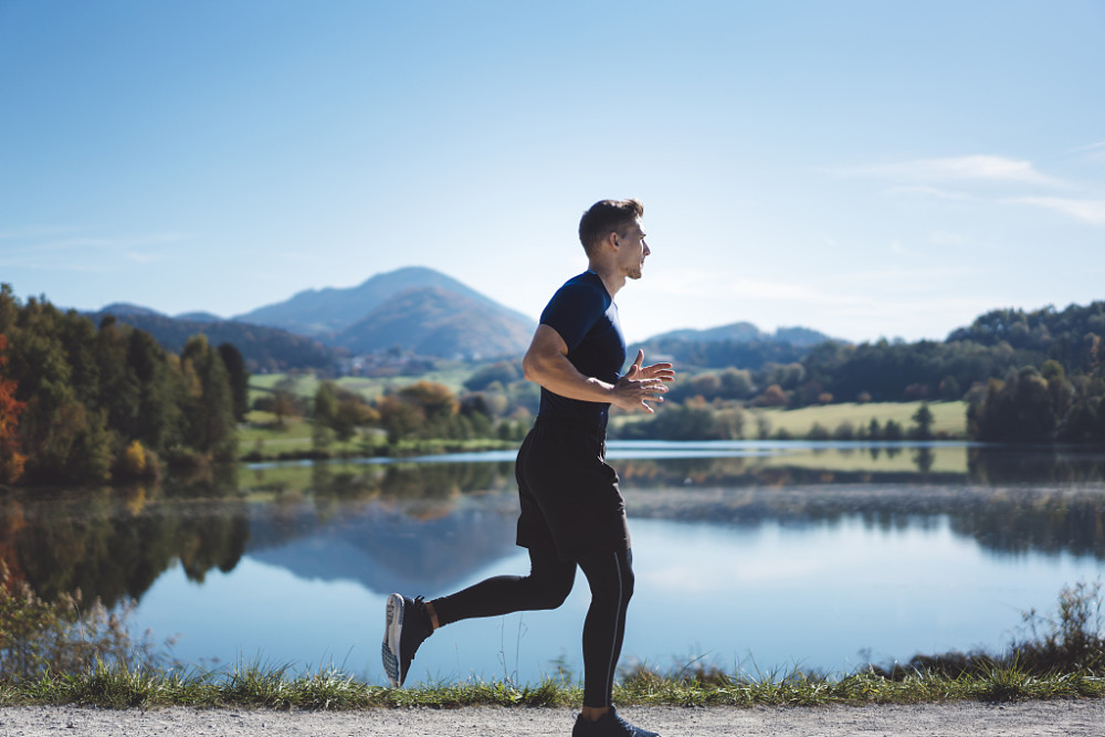 每天跑10公里，对身体有影响吗？