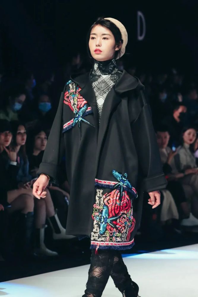 东乡绣娘走秀 自碧桂园,国强公益基金会2018年帮扶东乡以来,一直联动