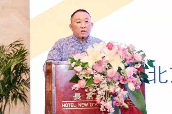 秦龙在大会上做专题讲座"与北京同仁医院合作四年以来,我们依托全国耳