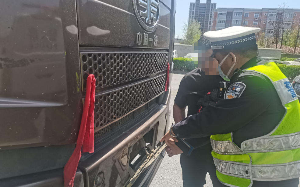 新式翻牌器躲监控离交警几十米操作翻拍被瞬间察觉