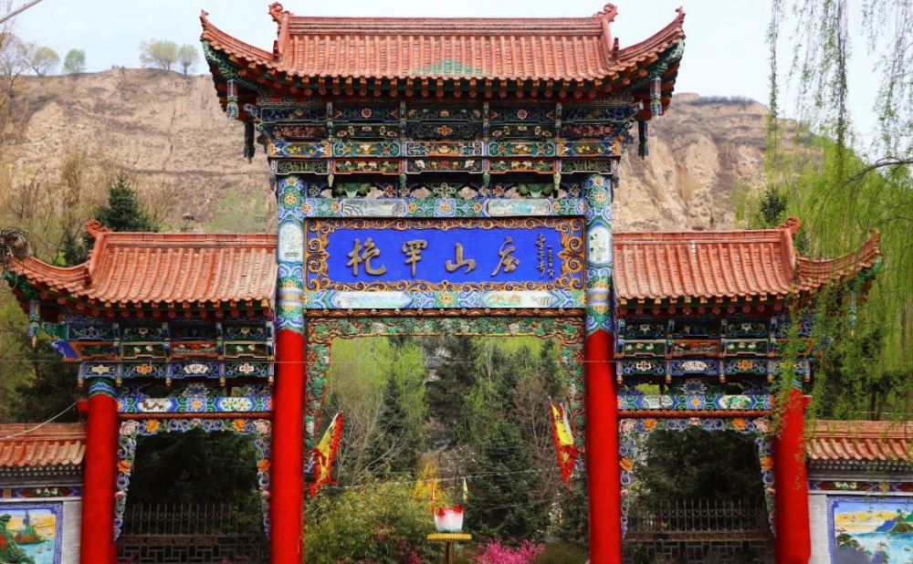 让我们先欣赏一波枹罕山庄梨花的美吧来源: 魅力枹罕