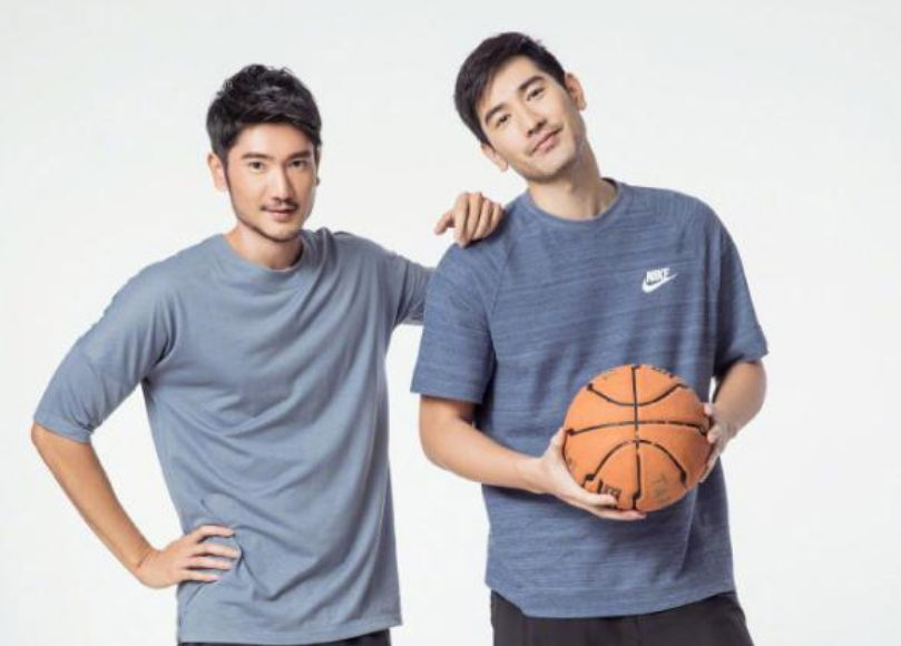 高宇桥久违晒照与高以翔实在太像恍惚间有一种他还在的错觉