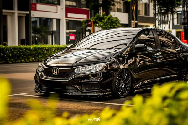 本田锋范改装airbft气动避震悬挂案例台湾玩家分享