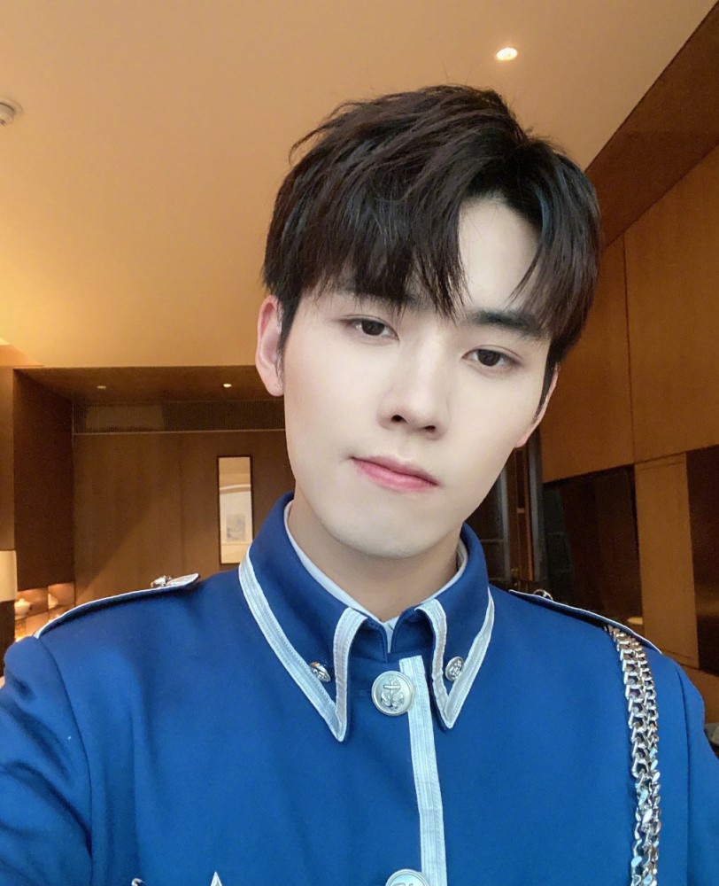 rise成员任豪评价日本排水上热搜,希望中国能够帮忙,这是什么操作?