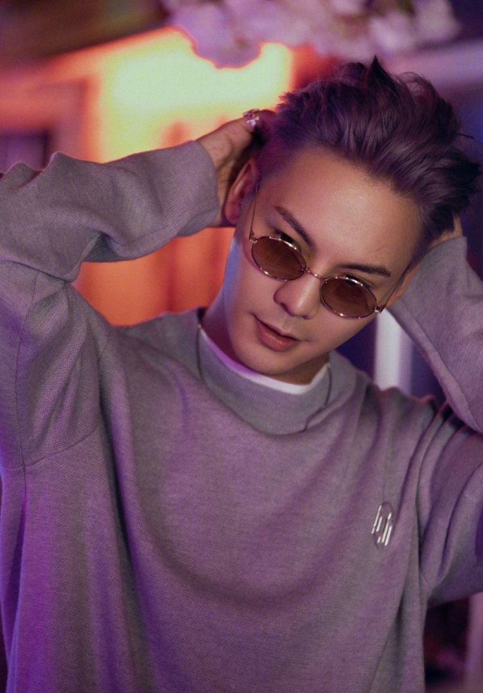 陈伟霆橙色发色好耀眼,感觉是夏天橘子汽水味的哥哥,引发热议_腾讯