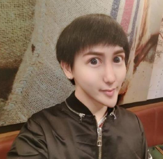 网红鼻祖蛇精男曾将自己包装成明星出道爆红网络后如今变这样