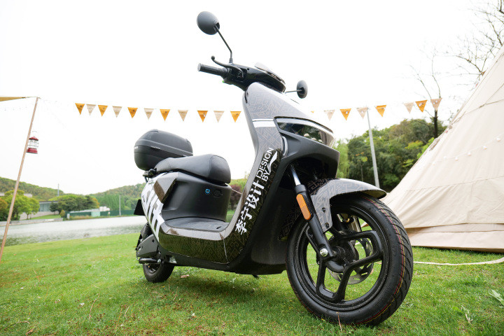 先说这款我一眼就看中的车型——反伍款n90.