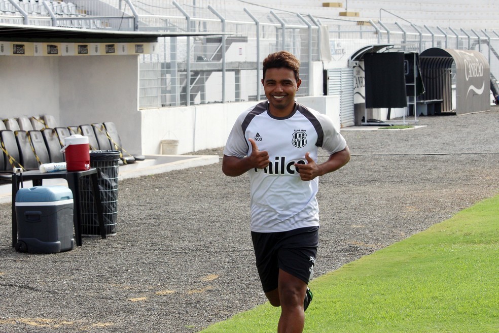 雷纳迪尼奥在黑桥训练