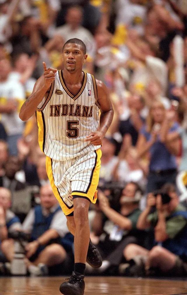 那么,杰伦.罗斯何以敢公开声称乔丹被高估了呢?