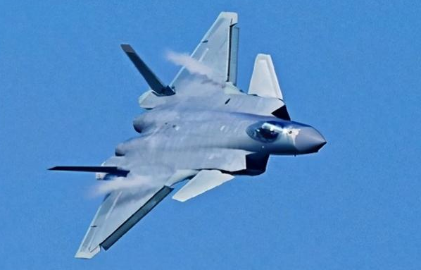 战斗机|俄罗斯_军事|五代战机|苏-57|歼-20