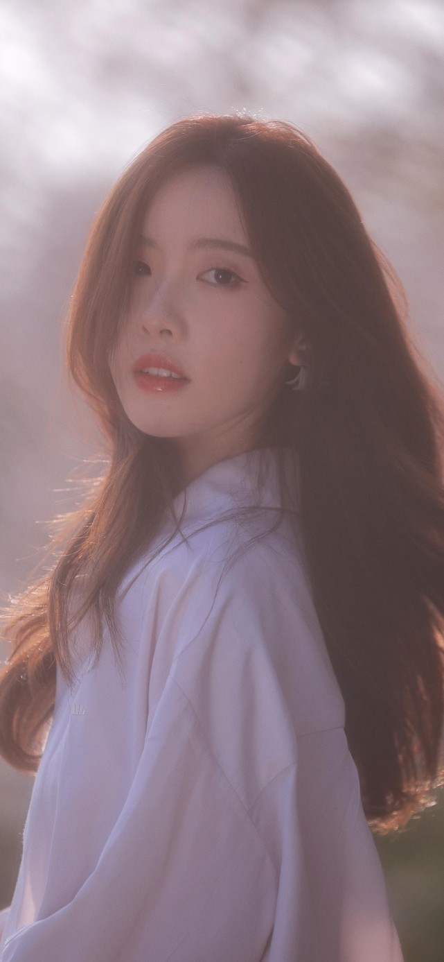 梨涡允允少女风无水印高清手机壁纸