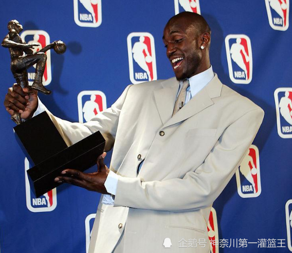 2004年,加内特击败邓肯和奥尼尔,获得mvp是否实至名归?_腾讯新闻