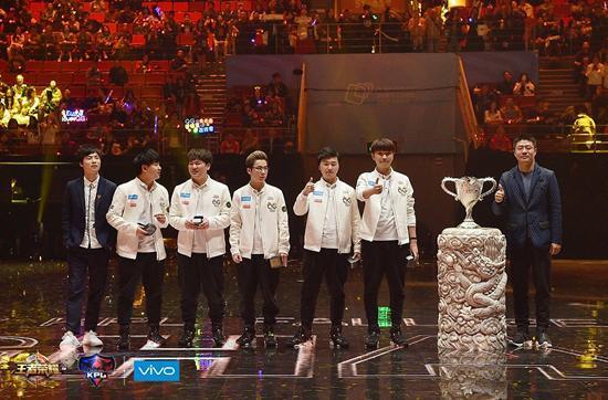 qg巅峰时代qg五虎组建四周年集体发文有幸相遇不负遇见