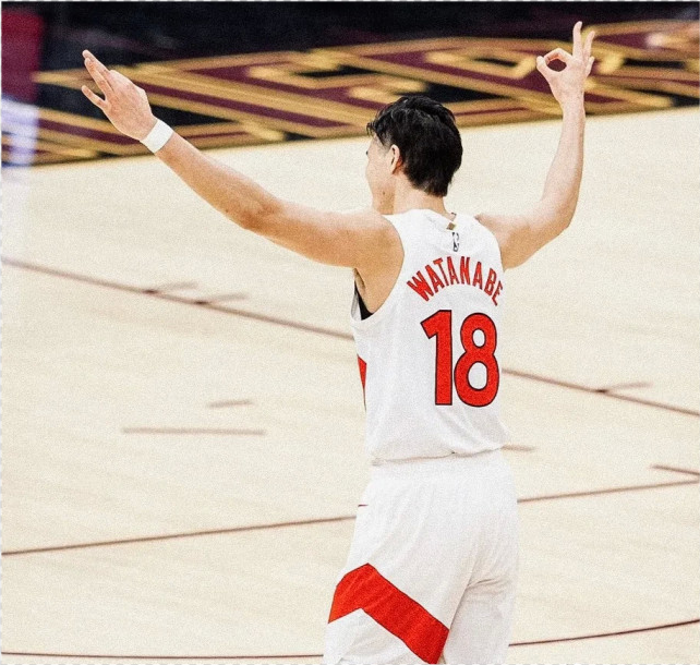 本赛季,渡边雄太在猛龙已经打了36场比赛,场均拿下3.1分3.