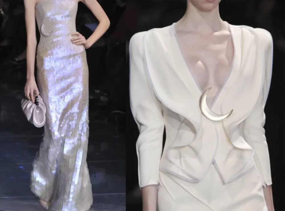 elena的脸略长,五官清秀有睿智感,眉眼间距高显从容,嘴角自信轻笑更添