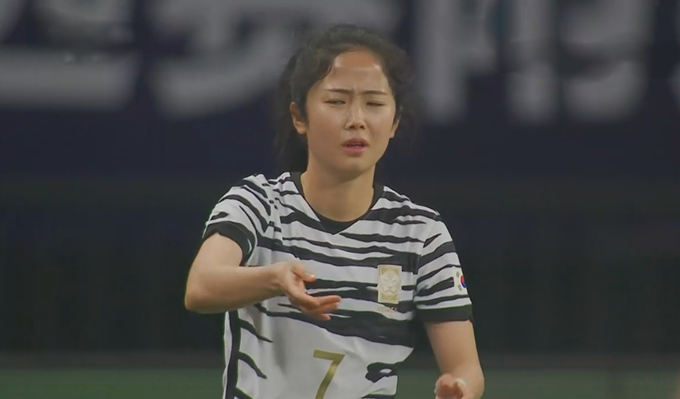 韩国女足教练图片