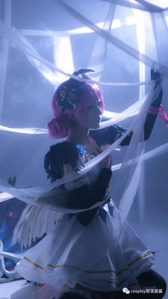cos:王者荣耀小乔天鹅之梦cos正片@蓝璃