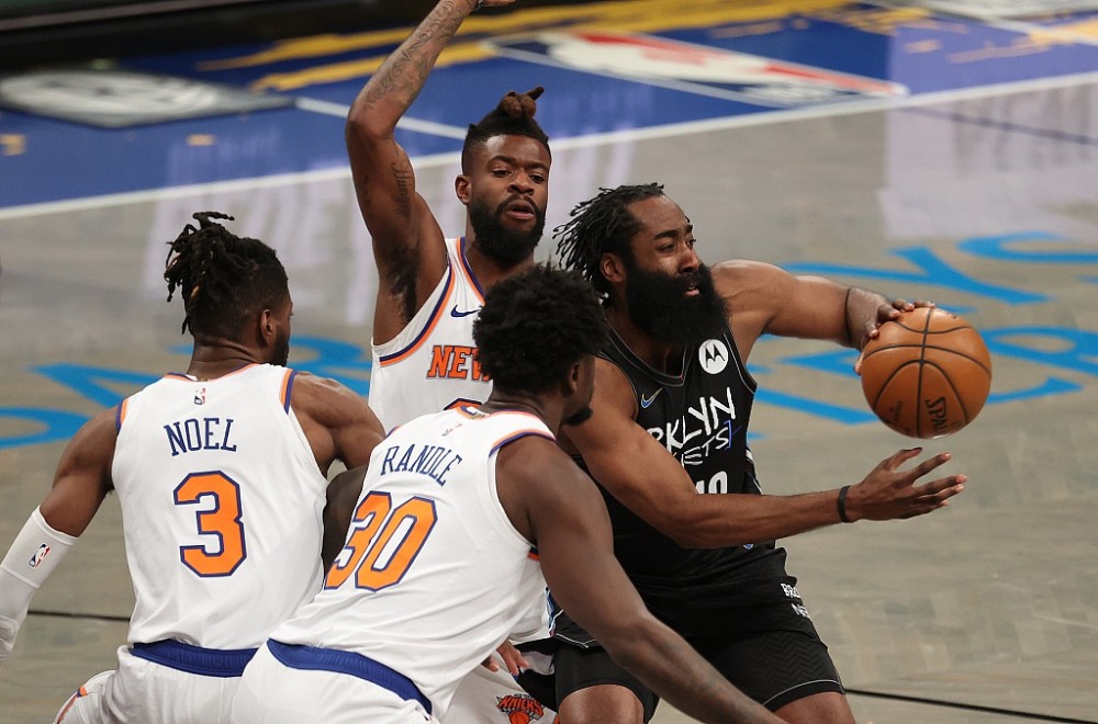 7年后，NBA又诞生“奇葩”交易，白送联盟第1人，外加4个首轮签
