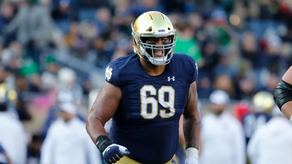 阿隆-班克斯(aaron banks),护锋,圣母大学身体机能:6尺5寸,325磅,臂长