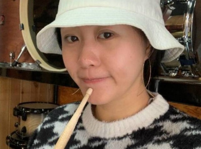 众所周知,乡村爱情中隐藏了几对现实中的夫妻,而高贺迪与燕飞就是一对