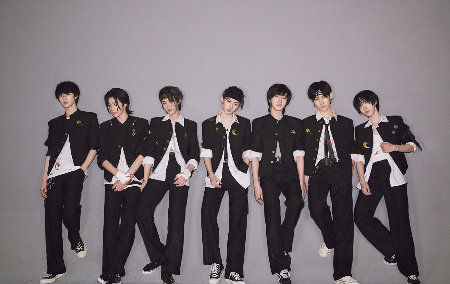 吃tnt剩下的软糖捡别人用过的口罩tnt私生饭猖狂到公司忍不了