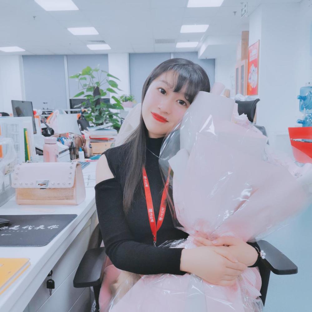 林淼是中考英语主讲老师,初三英语负责人,进入作业帮工作已经四年了