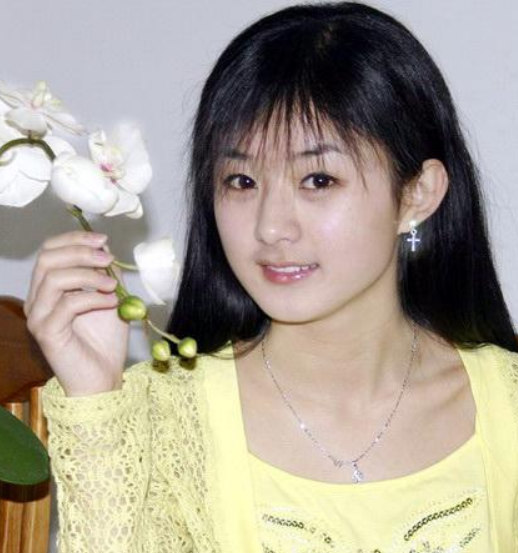 明星早期未ps的照片赵丽颖青涩刘亦菲清纯灵动景甜怪不得出道即巅峰