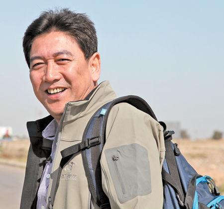 央视名嘴水均益与"瘫痪"妻子离婚,后娶小13岁娇妻,如今怎样了?