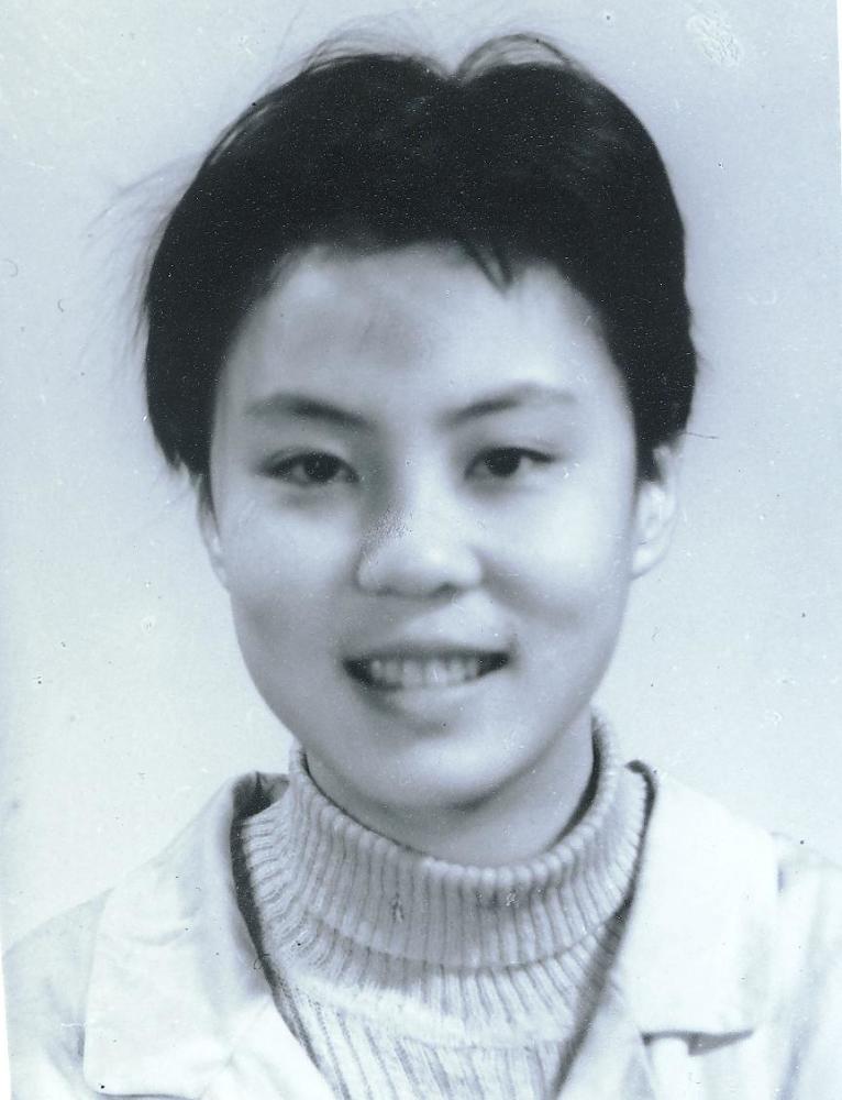 她本是清华高材生却因得罪室友被投毒如今成为植物人不能自理