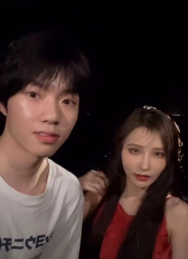 何婧婧给殷世航重新追求自己的机会藕断丝连式分手依然有在一起的可能