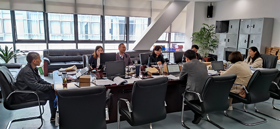 市公管局党组书记,局长胡宏同代表市公管局对审计组的到来表示欢迎.