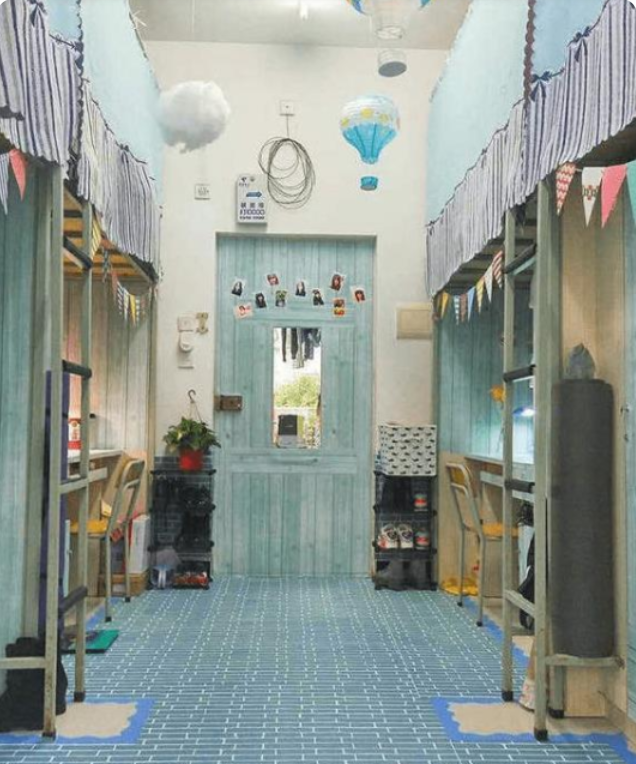 大学生改造宿舍走红,学以致用值得称赞,隔壁宿舍的学生羡慕不已