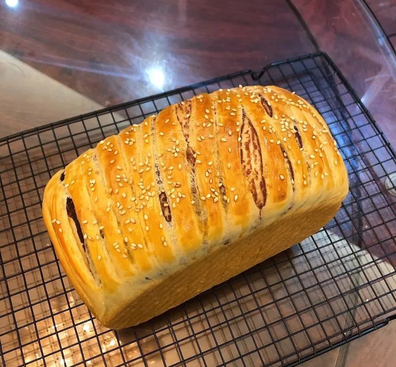 金黄诱人,柔软拉丝,成功率很高的一款私房面包!