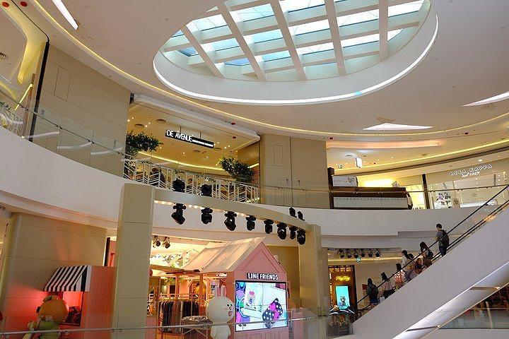 与哈尔滨这个城市相匹配,就是位于香坊区的铜锣湾广场,名字有没有很