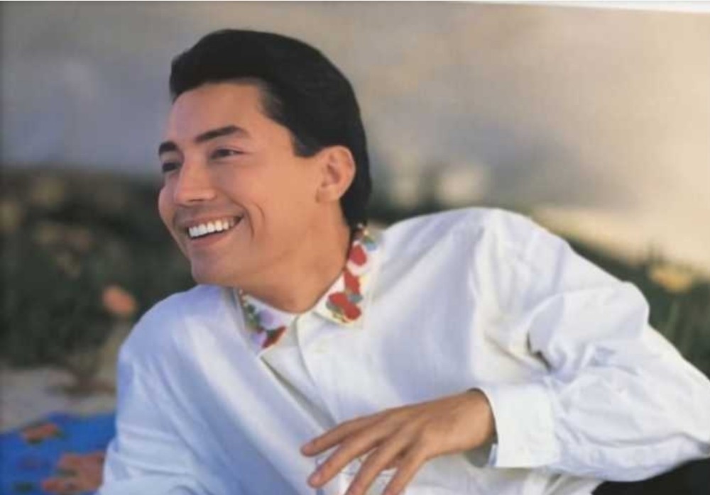 亚洲第一美男尊龙命运坎坷一生无嗣晚年仅一只爱犬相伴