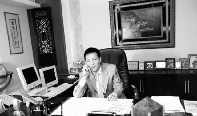 混世魔王周正毅从棚户区地痞到上海首富给牢房装空调