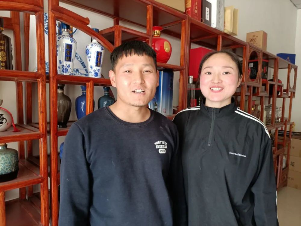 陈令强,1989年出生在伊川县平等乡马回营村一个贫寒家庭,他从小刻苦