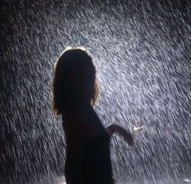 下雨天可以发的心情文案