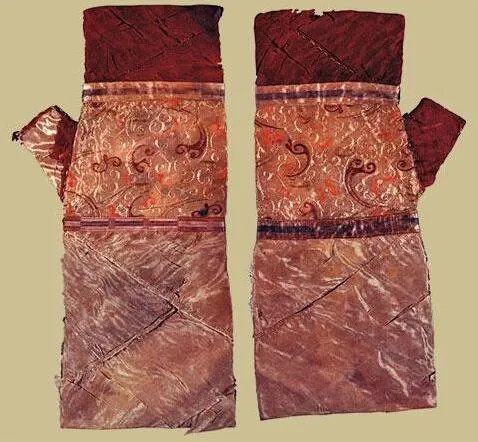 堪称博大精深,单以样款少说就有大袖衫,半臂,圆领袍,短褐,褙子,莲蓬衣