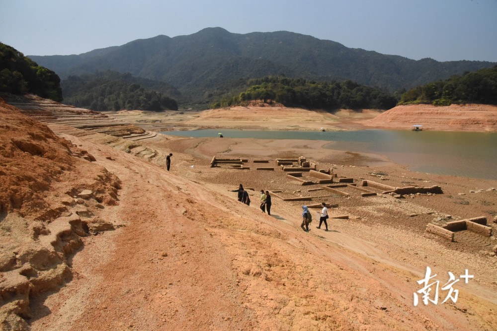 22年来最低水位河源万绿湖水位持续下降古文物接连浮出水面