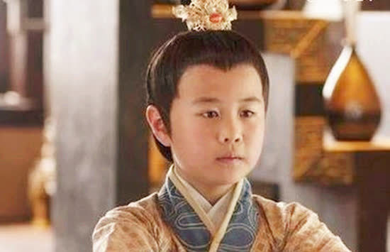 为了保证这场战争的胜利,苻坚对儿子真的是下了血本,派出协助苻丕的