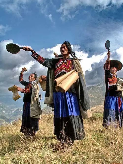 蔡青年用阿苏拉则的名字,创作了这首动人的歌,诉说着有关这个民族的